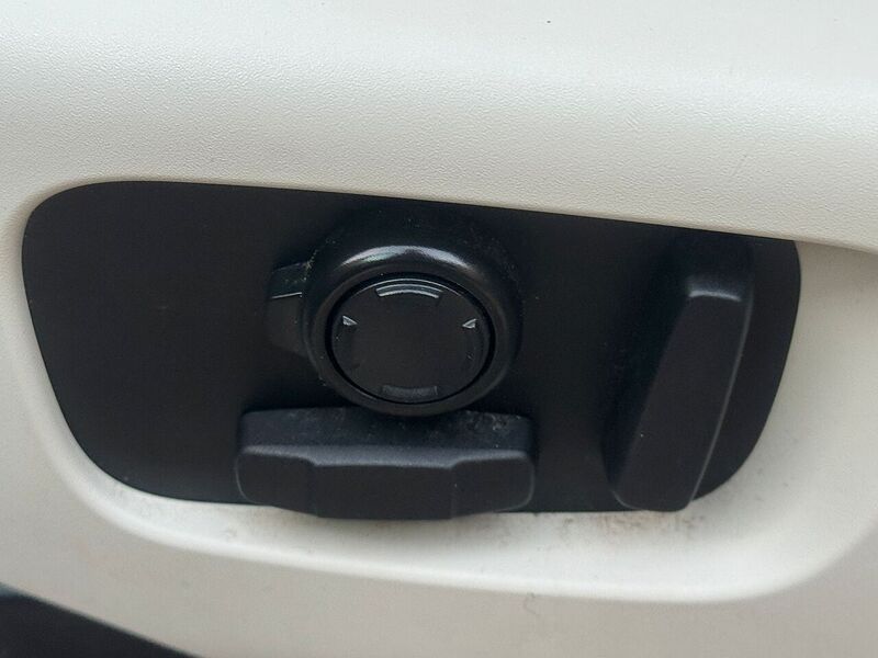 Land Rover 3.0 TD V6 HSE SUV 5dr Diesel Auto 4WD Euro 6 (s/s) (258 ps)