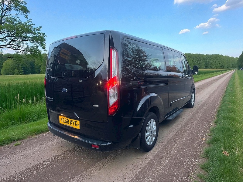 Ford 2.0 320 EcoBlue Titanium Minibus Double Cab 5dr Diesel Auto L2 Euro 6 (s/s) (130 ps)