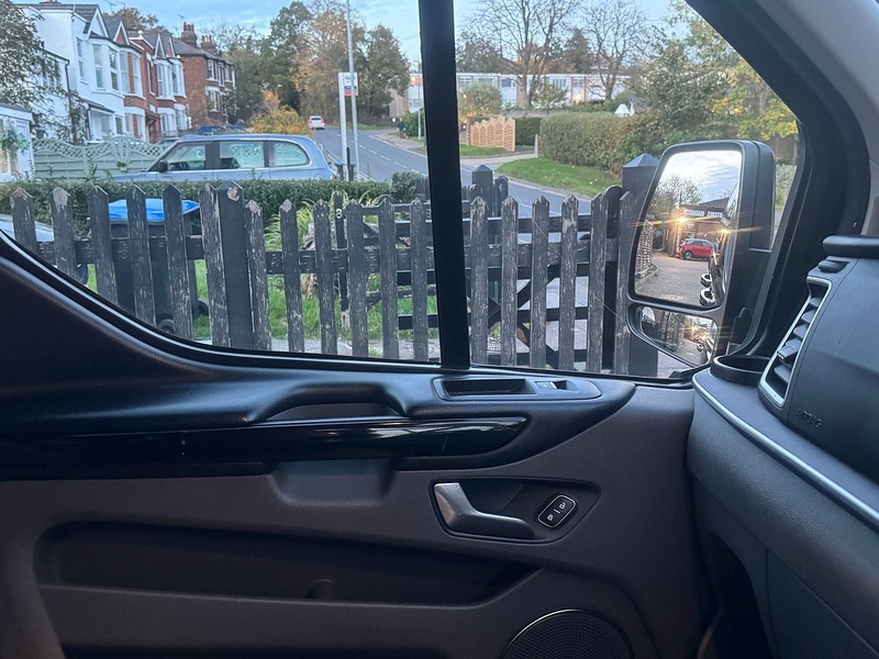 Ford 2.0 320 EcoBlue Titanium Minibus Double Cab 5dr Diesel Auto L2 Euro 6 (s/s) (130 ps)