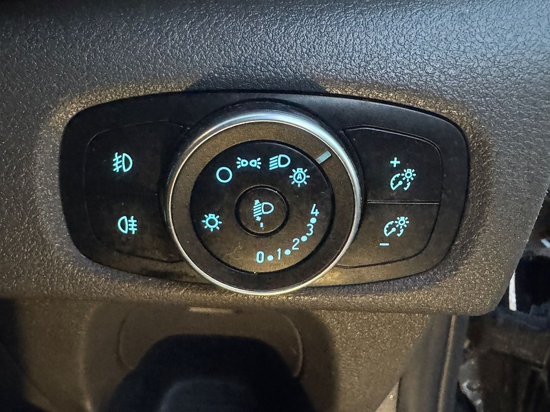 Ford 2.0 320 EcoBlue Titanium Minibus Double Cab 5dr Diesel Auto L2 Euro 6 (s/s) (130 ps)