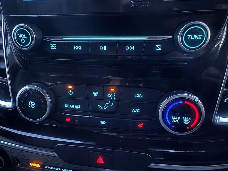 Ford 2.0 320 EcoBlue Titanium Minibus Double Cab 5dr Diesel Auto L2 Euro 6 (s/s) (130 ps)