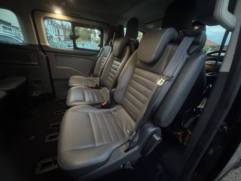 Ford 2.0 320 EcoBlue Titanium Minibus Double Cab 5dr Diesel Auto L2 Euro 6 (s/s) (130 ps)