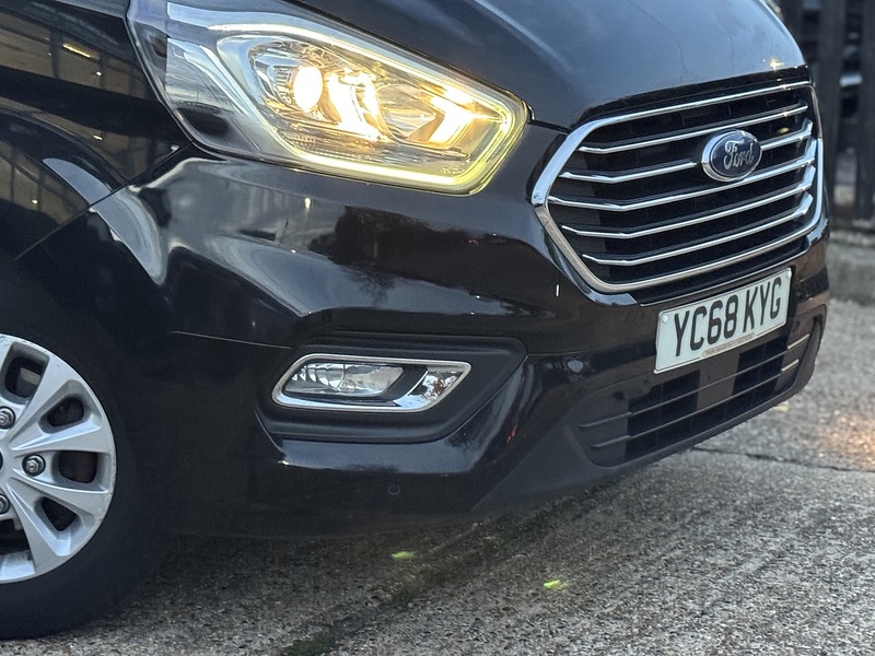 Ford 2.0 320 EcoBlue Titanium Minibus Double Cab 5dr Diesel Auto L2 Euro 6 (s/s) (130 ps)