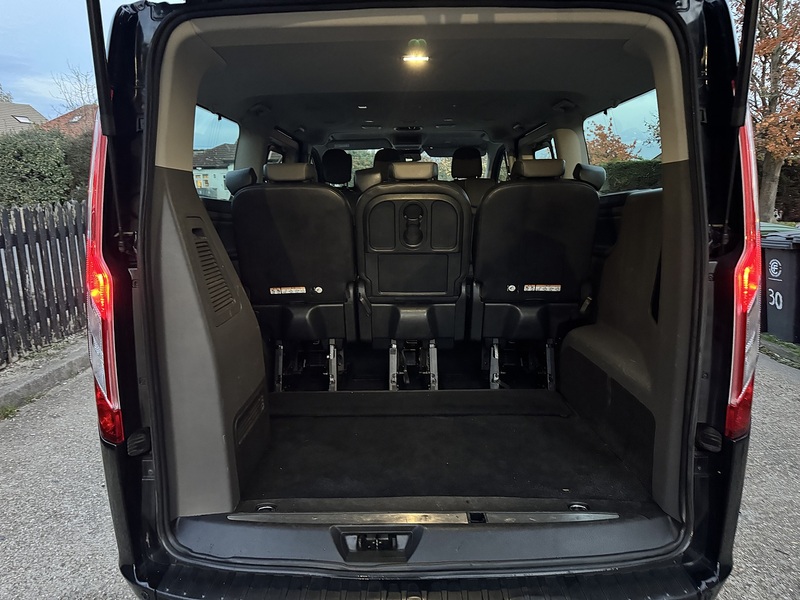 Ford 2.0 320 EcoBlue Titanium Minibus Double Cab 5dr Diesel Auto L2 Euro 6 (s/s) (130 ps)