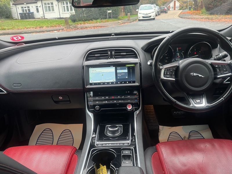 Jaguar 2.0d R-Sport Saloon 4dr Diesel Auto Euro 6 (s/s) (163 ps)