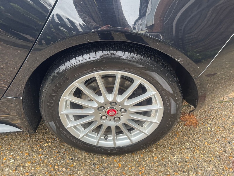 Jaguar 2.0d R-Sport Saloon 4dr Diesel Auto Euro 6 (s/s) (163 ps)
