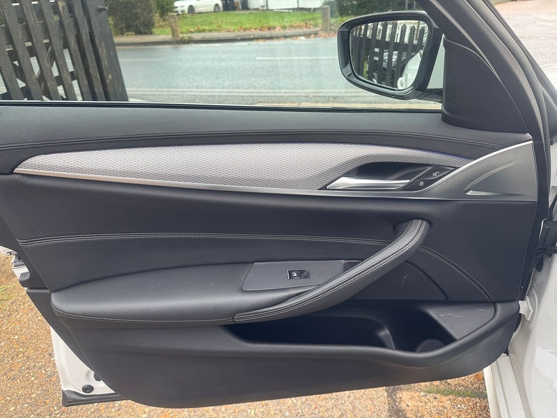 BMW 3.0 530d M Sport Saloon 4dr Diesel Auto xDrive Euro 6 (s/s) (265 ps)