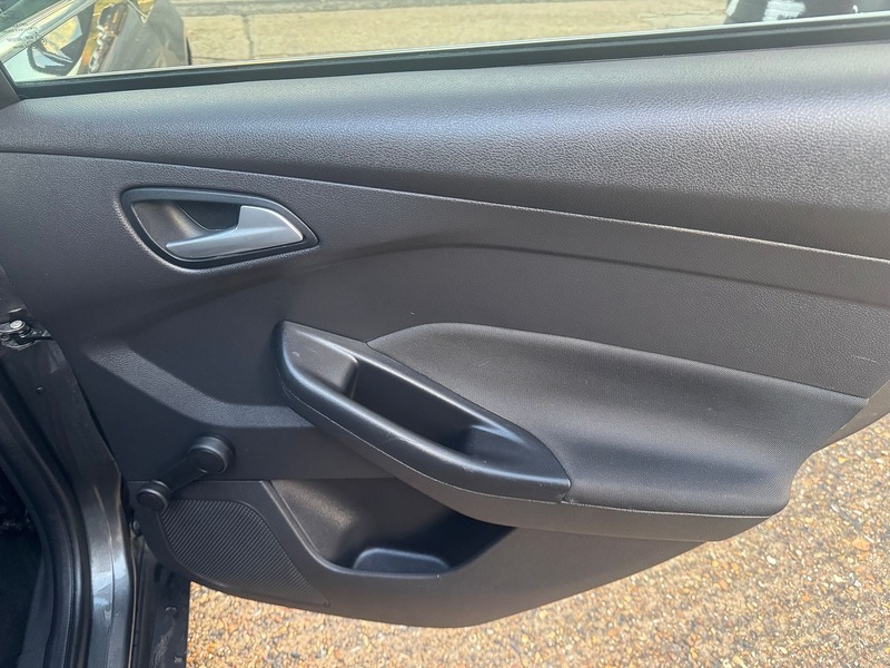 Ford 1.0T EcoBoost Zetec Edition Hatchback 5dr Petrol Manual Euro 6 (s/s) (125 ps)