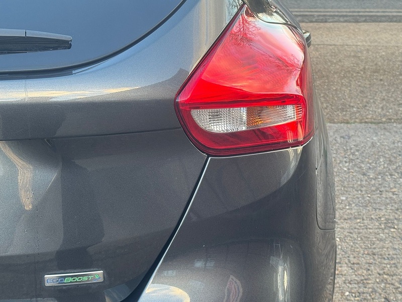 Ford 1.0T EcoBoost Zetec Edition Hatchback 5dr Petrol Manual Euro 6 (s/s) (125 ps)