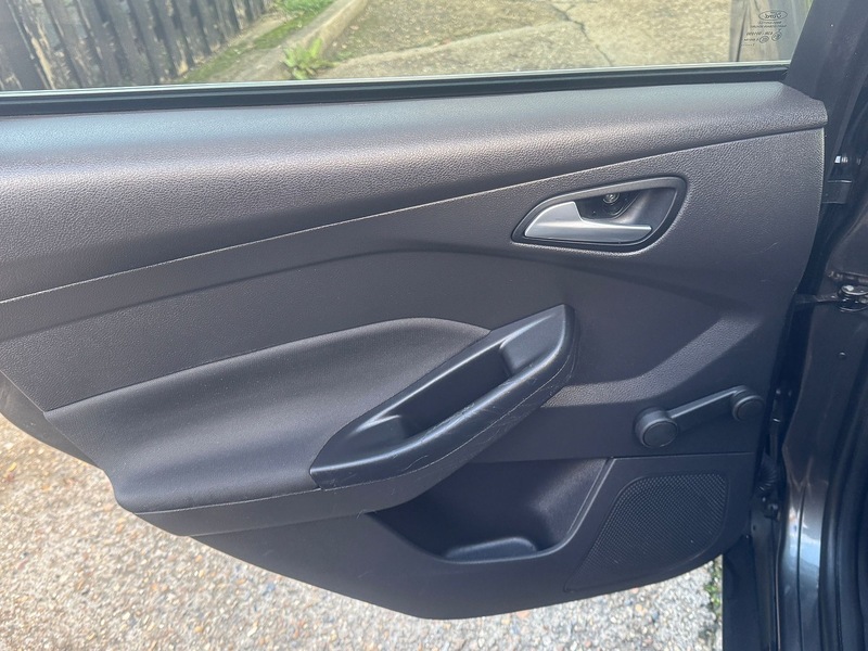 Ford 1.0T EcoBoost Zetec Edition Hatchback 5dr Petrol Manual Euro 6 (s/s) (125 ps)