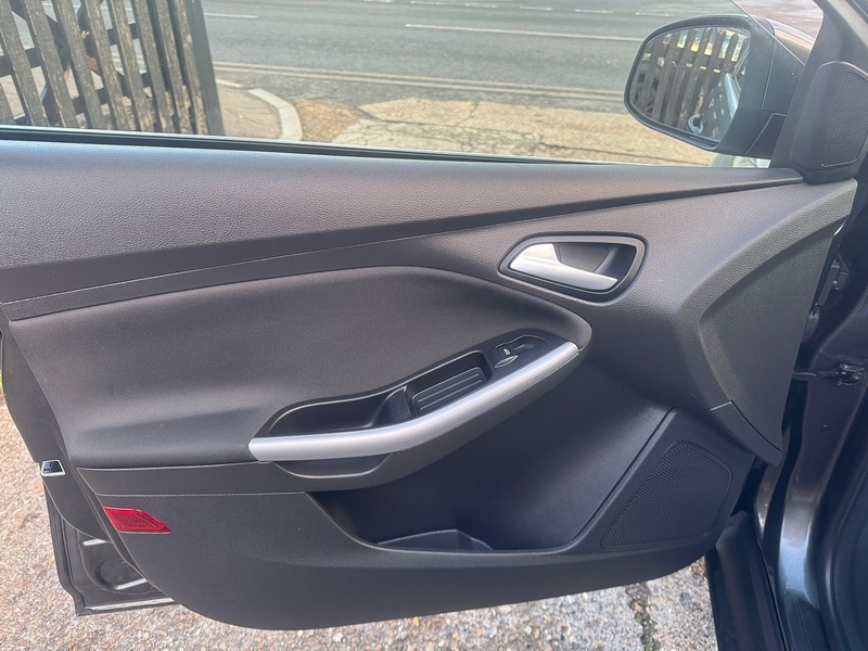 Ford 1.0T EcoBoost Zetec Edition Hatchback 5dr Petrol Manual Euro 6 (s/s) (125 ps)