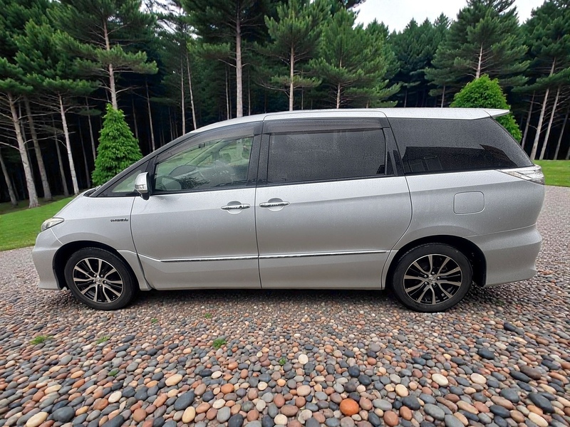 Toyota Aeras 2.4 Auto Petrol Hybrid MPV (7 Seats)