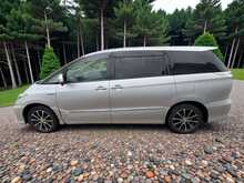 Toyota Estima Aeras 