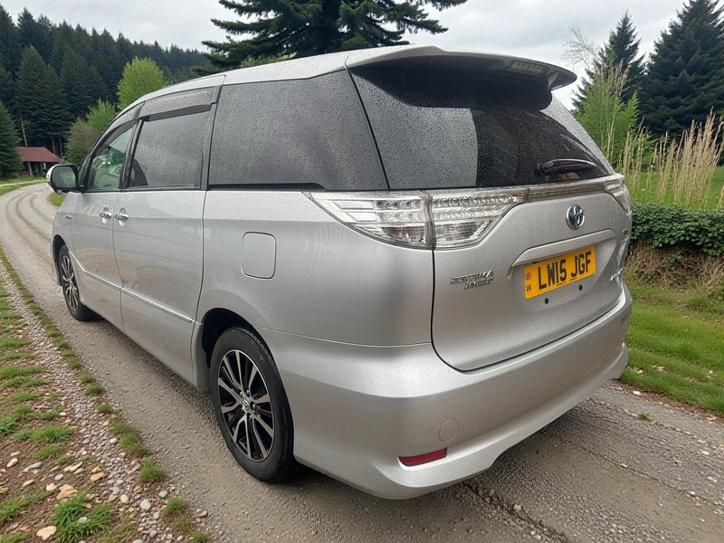 Toyota Aeras 2.4 Auto Petrol Hybrid MPV (7 Seats)