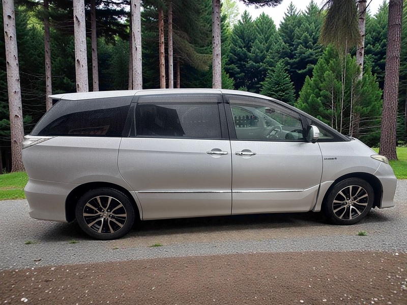 Toyota Aeras 2.4 Auto Petrol Hybrid MPV (7 Seats)