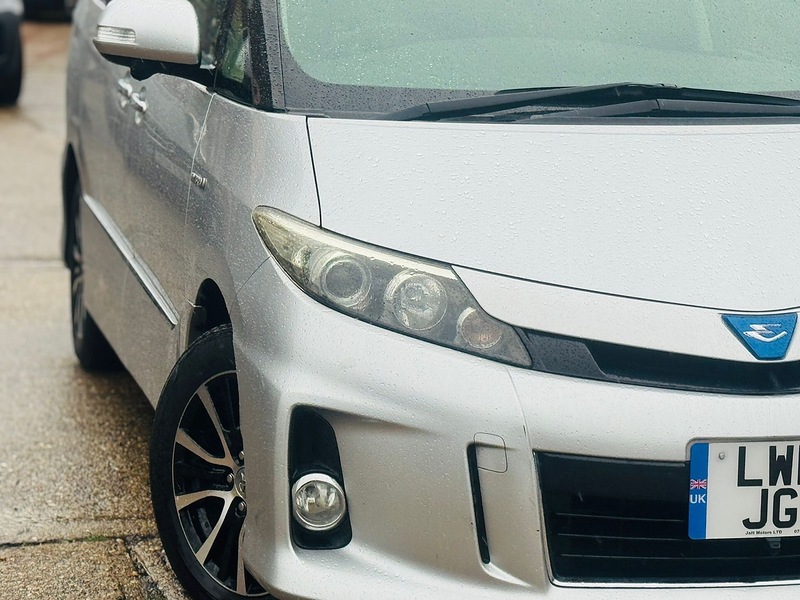 Toyota Aeras 2.4 Auto Petrol Hybrid MPV (7 Seats)