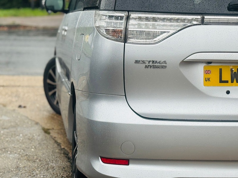 Toyota Aeras 2.4 Auto Petrol Hybrid MPV (7 Seats)