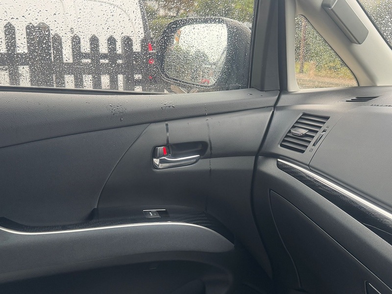 Toyota Aeras 2.4 Auto Petrol Hybrid MPV (7 Seats)