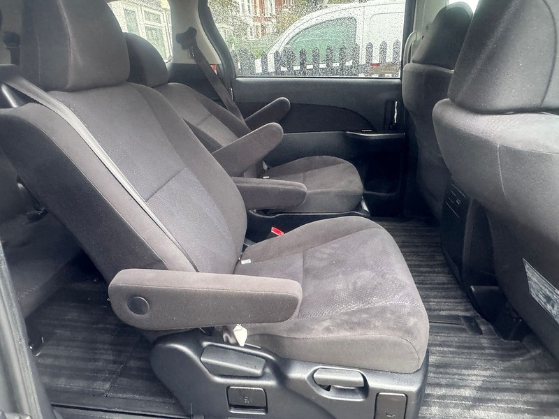 Toyota Aeras 2.4 Auto Petrol Hybrid MPV (7 Seats)