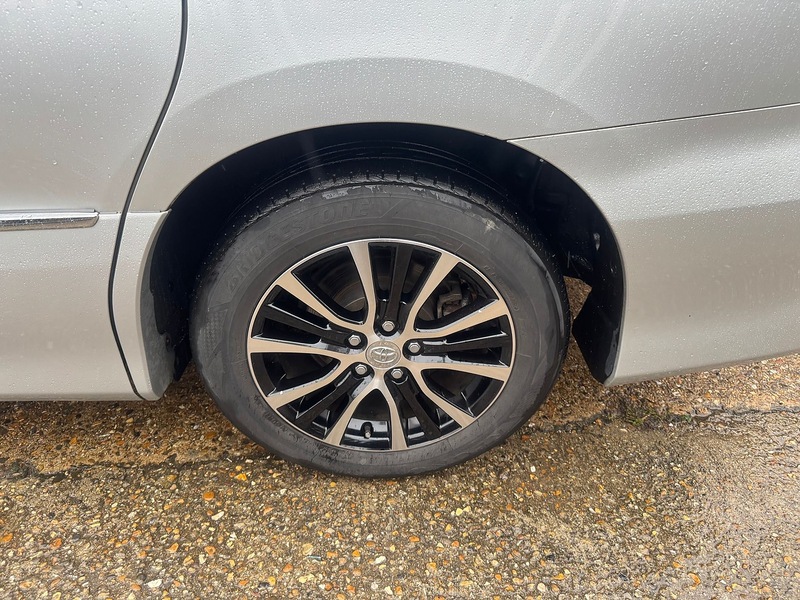 Toyota Aeras 2.4 Auto Petrol Hybrid MPV (7 Seats)