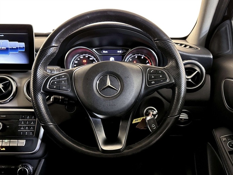 Mercedes-Benz 1.6 GLA180 Urban Edition SUV 5dr Petrol 7G-DCT Euro 6 (s/s) (122 ps)