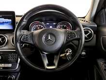 Mercedes-Benz GLA GLA180 Urban Edition 