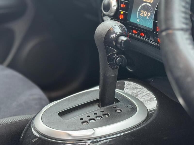 Nissan 1.6 Acenta Premium SUV 5dr Petrol XTRON Euro 5 (117 ps)