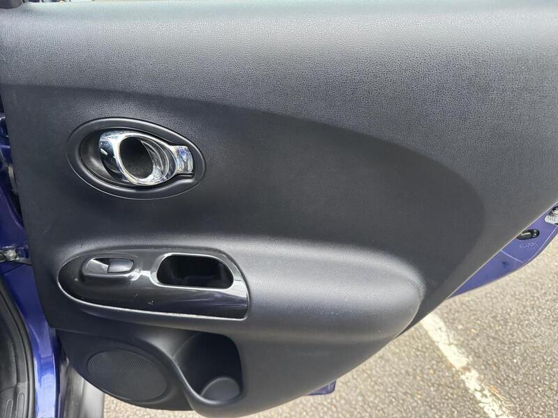 Nissan 1.6 Acenta Premium SUV 5dr Petrol XTRON Euro 5 (117 ps)