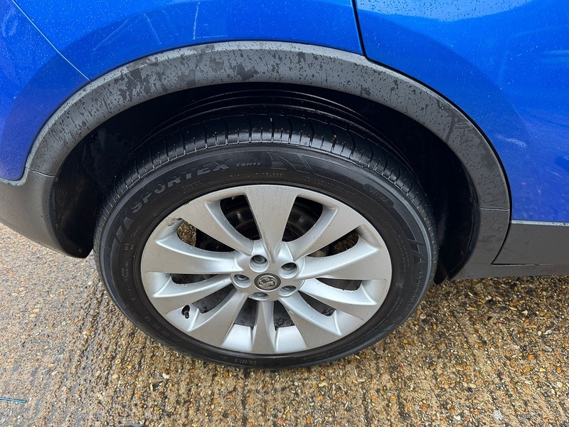 Vauxhall 1.4i Turbo SE SUV 5dr Petrol Auto 2WD Euro 6 (140 ps)