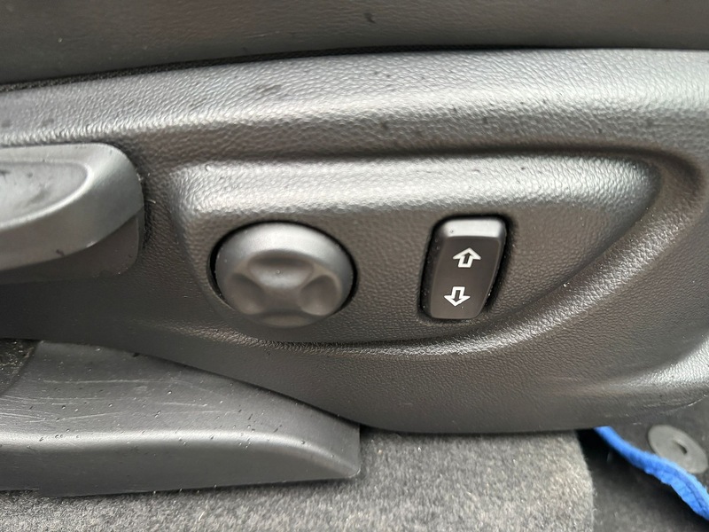 Vauxhall 1.4i Turbo SE SUV 5dr Petrol Auto 2WD Euro 6 (140 ps)