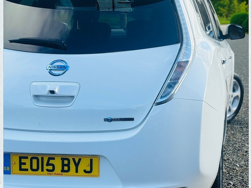 Nissan 24kWh Acenta Hatchback 5dr Electric Auto (107 bhp)