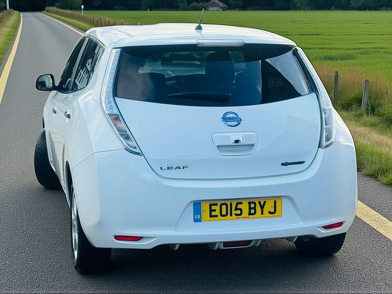 Nissan 24kWh Acenta Hatchback 5dr Electric Auto (107 bhp)