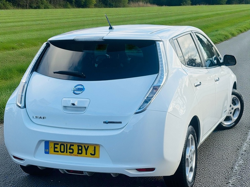 Nissan 24kWh Acenta Hatchback 5dr Electric Auto (107 bhp)