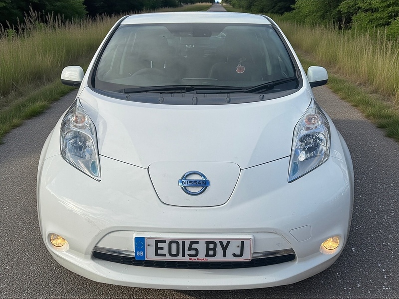 Nissan 24kWh Acenta Hatchback 5dr Electric Auto (107 bhp)