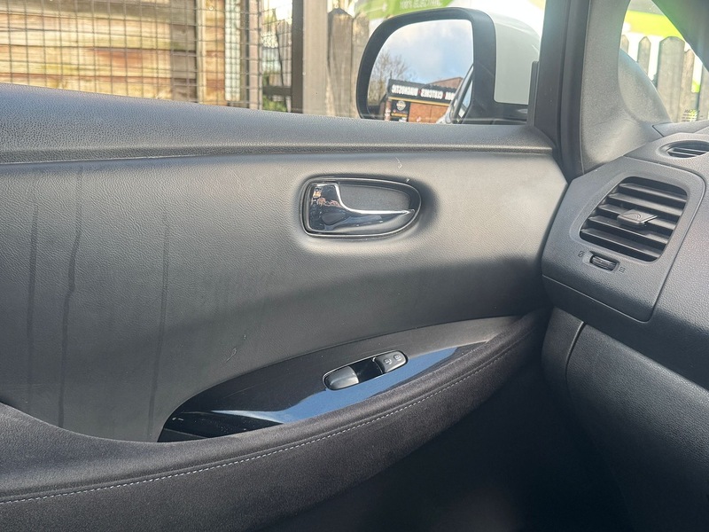 Nissan 24kWh Acenta Hatchback 5dr Electric Auto (107 bhp)