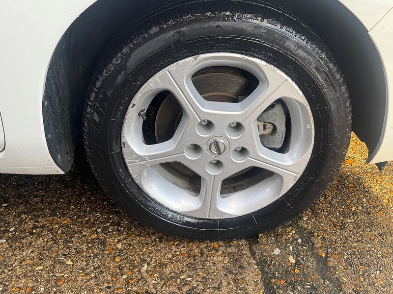 Nissan 24kWh Acenta Hatchback 5dr Electric Auto (107 bhp)