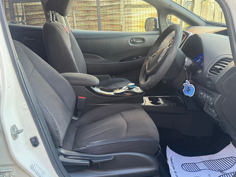 Nissan 24kWh Acenta Hatchback 5dr Electric Auto (107 bhp)