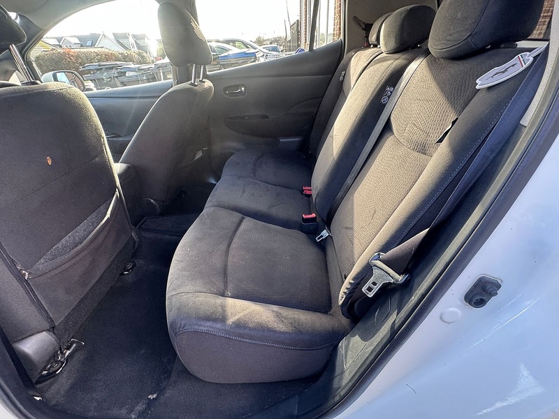 Nissan 24kWh Acenta Hatchback 5dr Electric Auto (107 bhp)