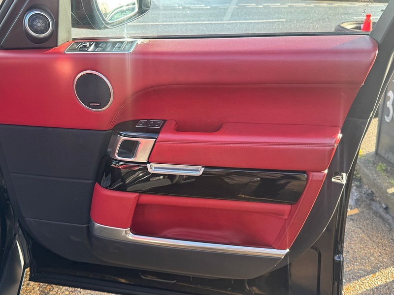 Land Rover 4.4 SD V8 Autobiography SUV 5dr Diesel Auto 4WD Euro 5 (339 ps)