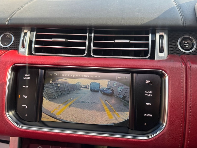 Land Rover 4.4 SD V8 Autobiography SUV 5dr Diesel Auto 4WD Euro 5 (339 ps)