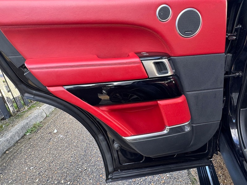 Land Rover 4.4 SD V8 Autobiography SUV 5dr Diesel Auto 4WD Euro 5 (339 ps)