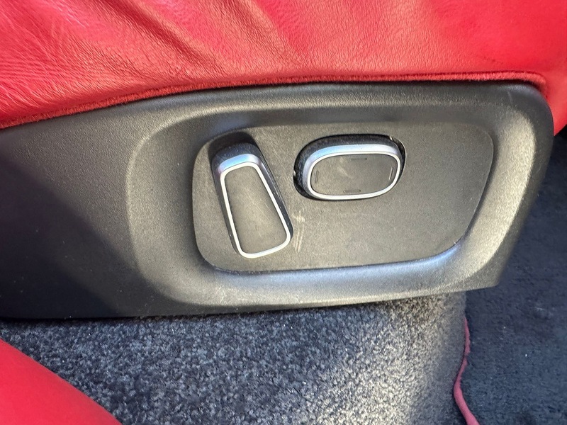 Land Rover 4.4 SD V8 Autobiography SUV 5dr Diesel Auto 4WD Euro 5 (339 ps)