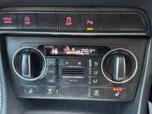 Audi Q3 TFSI CoD S line Edition 