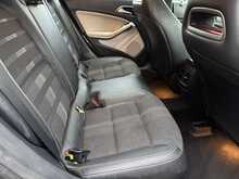 Mercedes-Benz CLA CLA180 Sport 