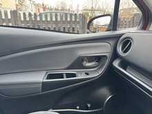 Toyota Yaris VVT-h Excel 