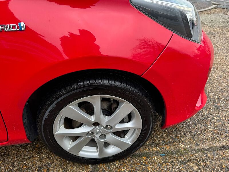 Toyota 1.5 VVT-h Excel Hatchback 5dr Petrol Hybrid E-CVT Euro 6 (15in Alloy) (101 ps)