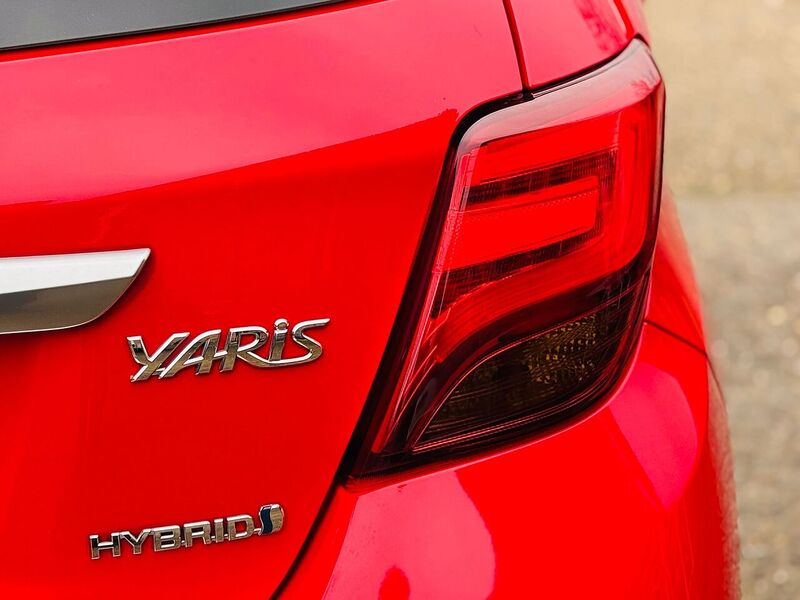 Toyota 1.5 VVT-h Excel Hatchback 5dr Petrol Hybrid E-CVT Euro 6 (15in Alloy) (101 ps)