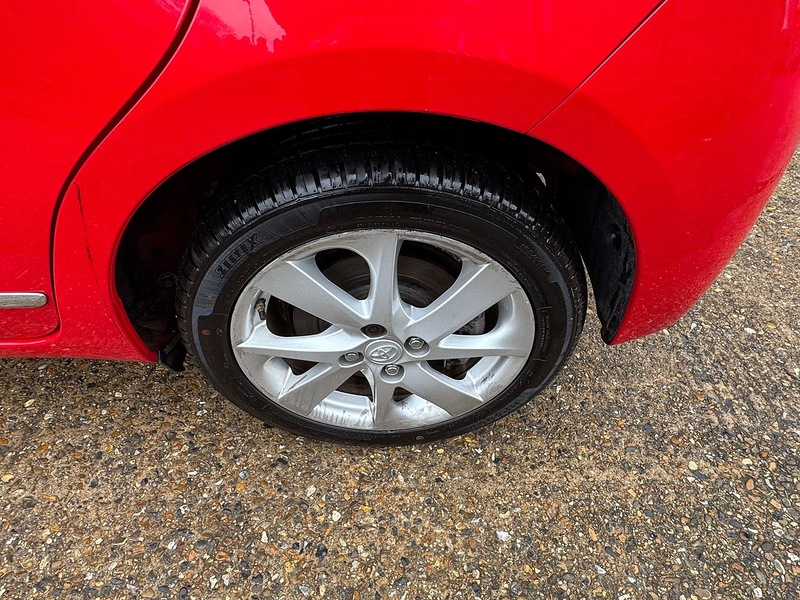 Toyota 1.5 VVT-h Excel Hatchback 5dr Petrol Hybrid E-CVT Euro 6 (15in Alloy) (101 ps)