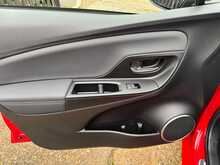 Toyota Yaris VVT-h Excel 