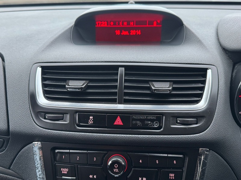 Vauxhall 1.4i Turbo SE SUV 5dr Petrol Auto 2WD Euro 6 (140 ps)